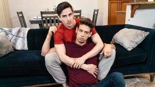 Michael DelRay Cums as Jack Hunter Fucks Him Raw