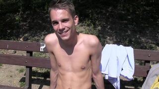 Pretty-Faced Stud Gets Pounded Hard Outdoors - XXXGay