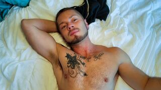 Mars Gymburger Shines in Today’s steamy amateur gay pov fuck scene