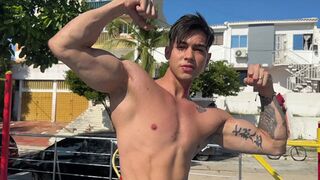 Jhon Connor Bares His Hard Cock for Sensual Pleasure
