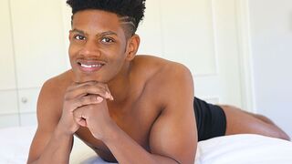Muscular Stud Pax Meyers Fucks His BBC Raw