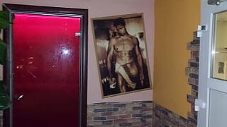 Twink Finds JuicyDick in NeonSauna forCum-HungrySuck-Off Fun
