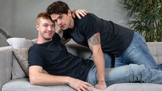 Dakota Payne & Dacotah Red Roughly Fuck on the Couch