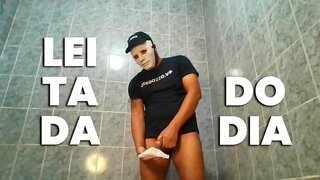 Enjoy Delicious Cum in This Relaxing Gay Masturbation Scene