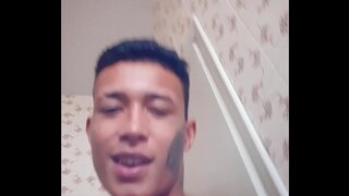 Jonathon Miller Shows Off His Gostosa Body in Homemade Gay Masturbation