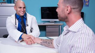 Dr. Sean Zevran Gets Fucked by Carlos Lindo in Hot Home Session