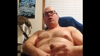 Nerdy Bear Takes a Break for Hot Gay Masturbation Action
