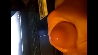 Cumming While Watching Hot Guys Shoot Their Load in HD Mature Gay Action