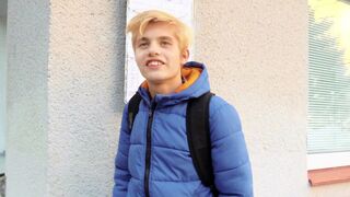 Bleached Twink Beauty Submits to Beefy Fucker - HotGayXXX