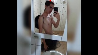Hot Gay Amateur Masturbates Excitedly at the Carnival