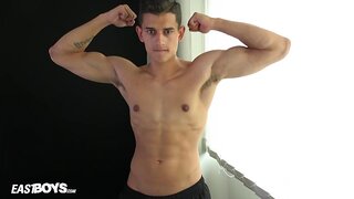Hot Hunk Breno Gomes Shows Off His Sculpted Body