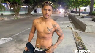 Exclusive Casting – Thiago Kurly Shows Off His Skills