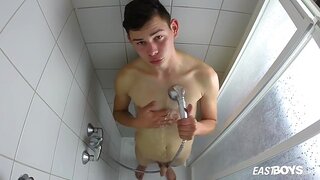 Shower Seduction – Roger Cossey’s steamy day 1 encounter