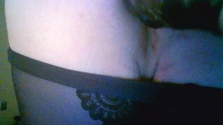 Sarah’s Filthy Ride: Smoking, Sucking Dildo & Pounding Her Clit – XXX