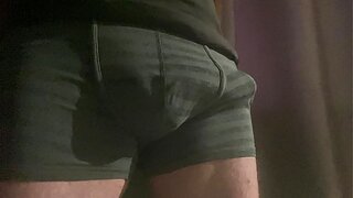 Mr Big Dick UK Reveals His Massive Hard Shaft – Tiny Gays 18+
