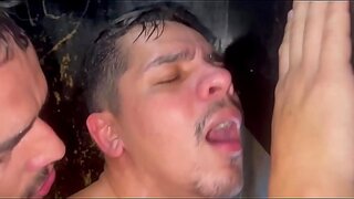 White Stud Finds Gay Lovers at Glory Hole – Bareback Passion Ignites Red-Hot Encounter