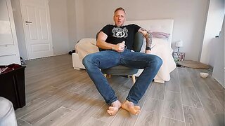 Massive Stud Jerks Off With Bare Feet'Dirty Talk Promises Punishment – Gay XXX