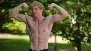 Jesse's Muscles Flex as He Blows a Massive Load for Corbin Fisher