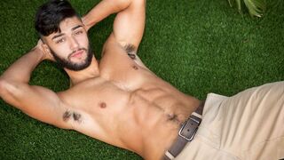 Beardy Kipp Gets Hot Load on Couch - Sean Cody