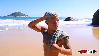 Well-Endowed Stud Takes Charge on Naked Beach Encounter – GayNaturists 18+